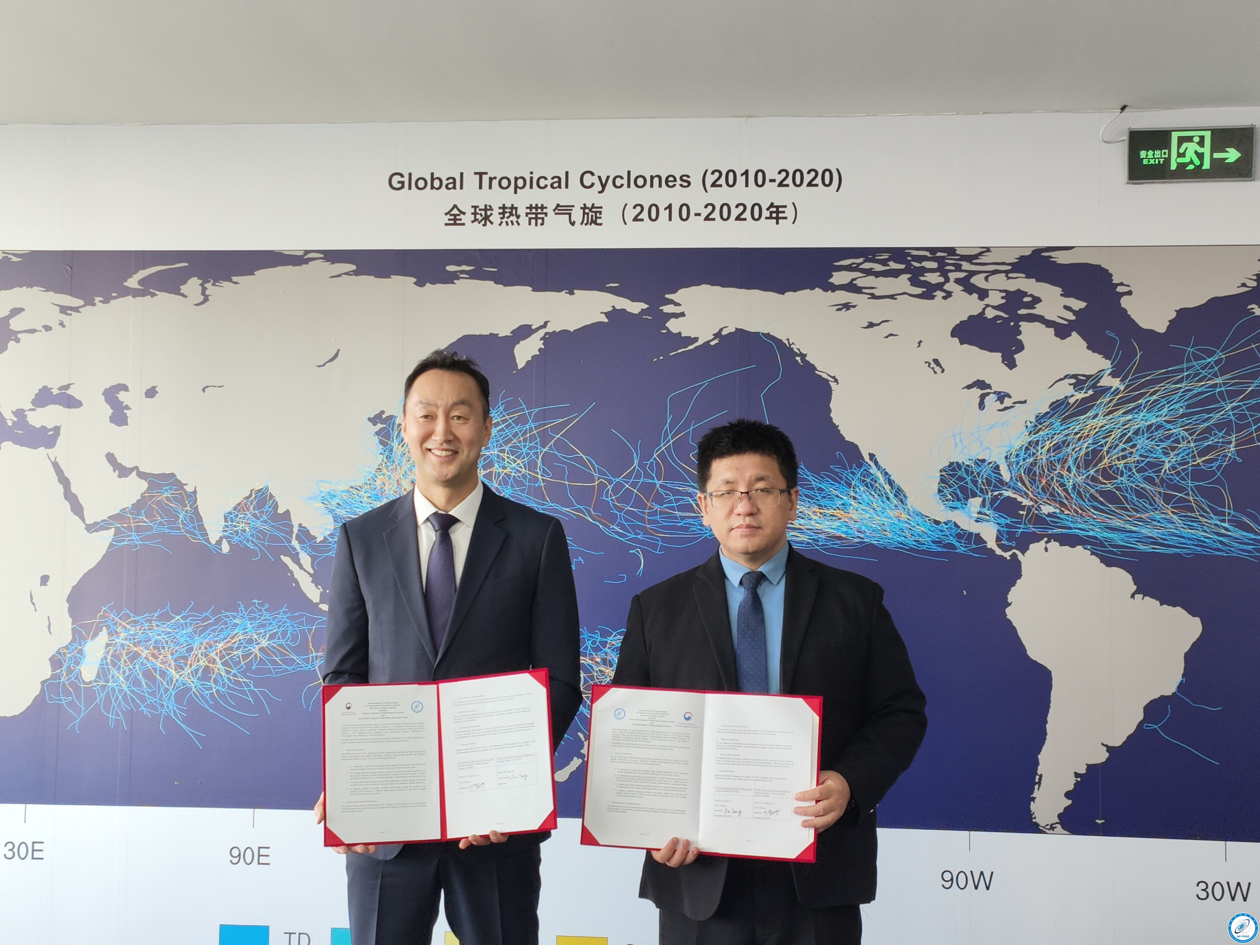 44293862.jpg 1e487f246968c4f4603ee86349eb0258.jpg